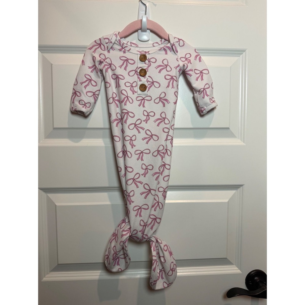 Caden Lane Baby Knotted Gown Pink Bow Print White 7-14lbs Newborn Sleepwear
